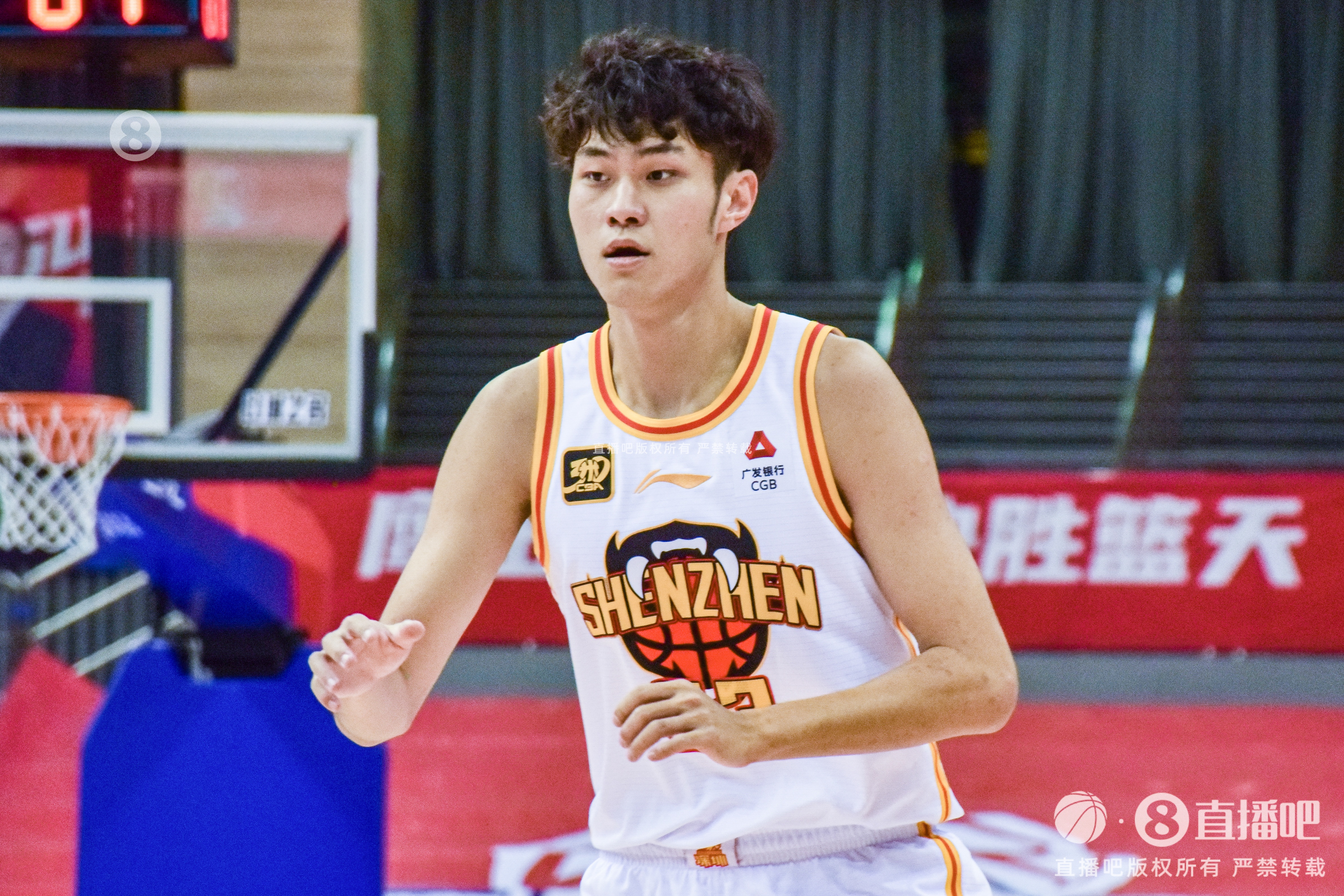 表現(xiàn)出色！王浩然14中7拿到20分3板6助2斷 正負(fù)值+30